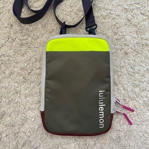 Lululemon mini crossbody shoulder bag